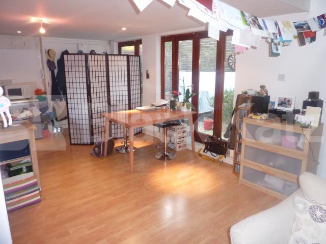 			STUNNING ONE BED!, 1 Bedroom, 1 bath, 1 reception Flat			 Highgate Road, KENTISH TOWN